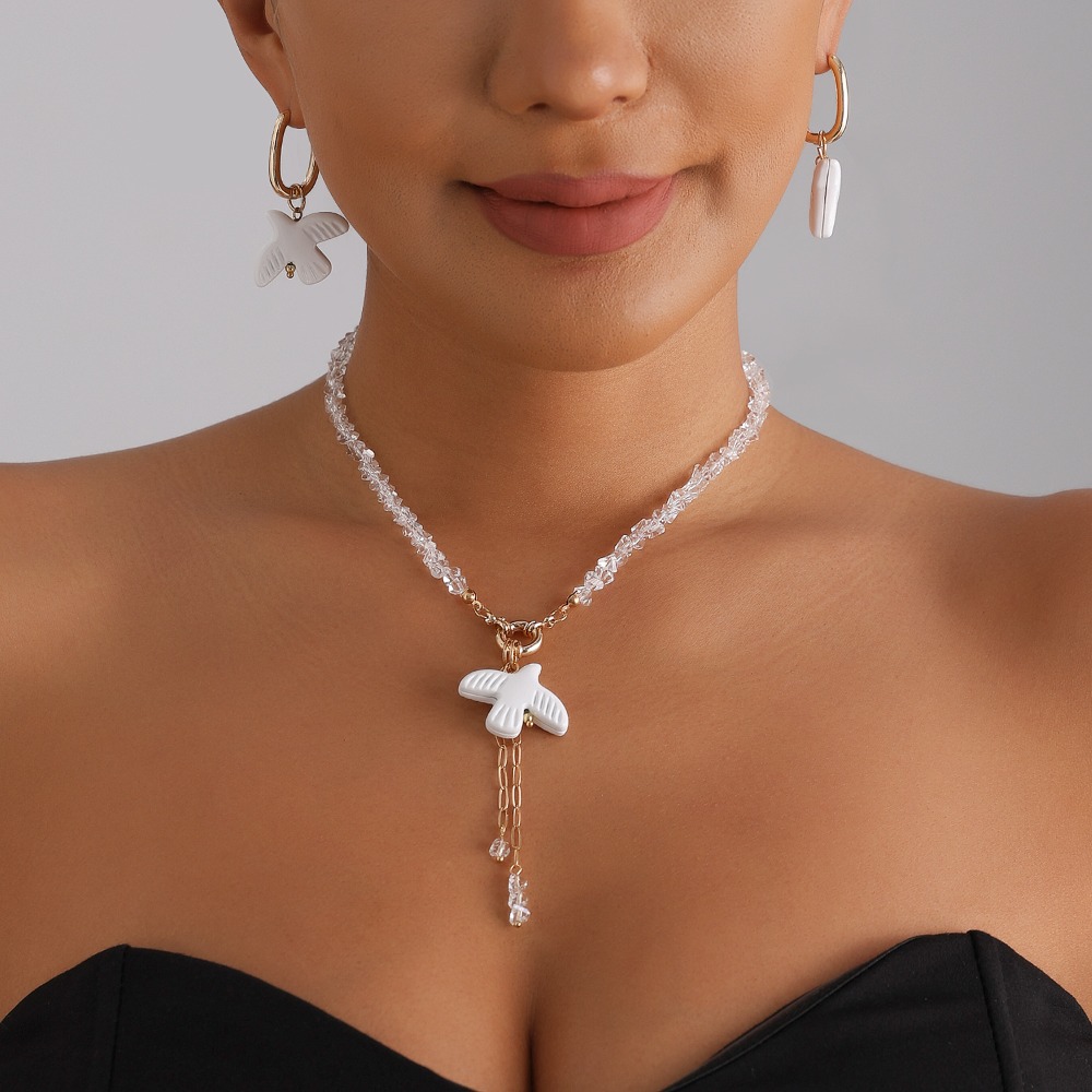 قلادة لؤلؤية بيضاء على شكل حما - مراجعة Layered Pendant Necklace Aesthetic وسعره