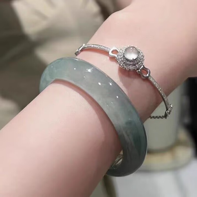 سوار بنقوش زهرية مصنوع من اليش - مراجعة Bracelets وسعره